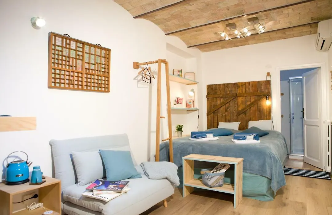 Private Modern Studio Paolina City Center-1